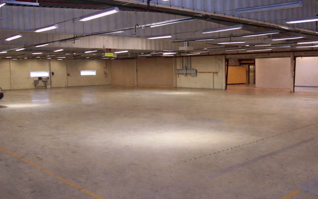 Lager med kontor i Stävie nära E6 mellan Malmö och Helsingborg